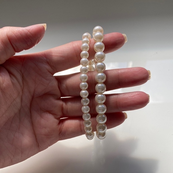 Pearl Bracelet Set - Picture 2 of 3